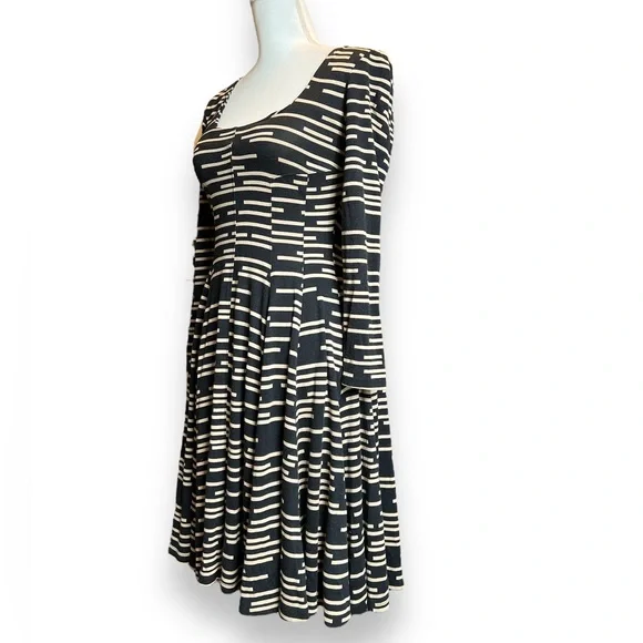 Anthropologie HD in Paris. EUC. Black and tan patterned dress. Size XSMALL - Picture 4 of 6